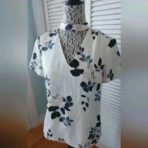 Dynamite Women's Small Floral  Neck Choker Blouse